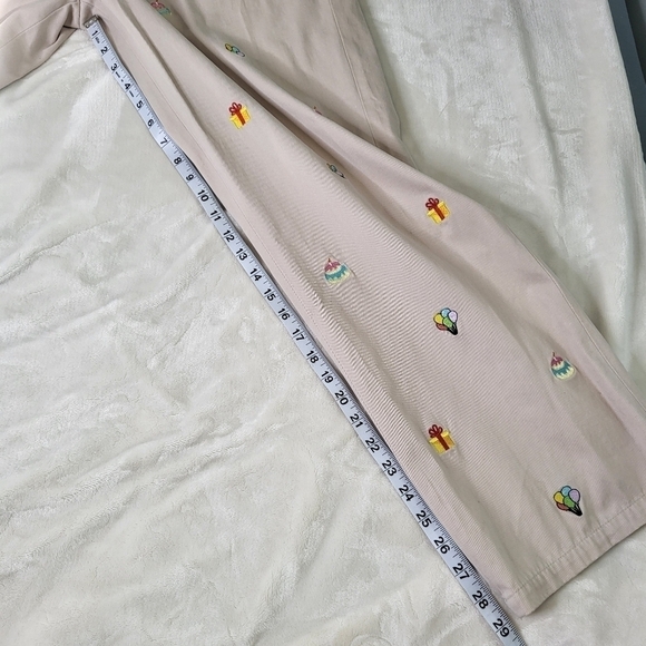 Castaway Nantucket Pants. Birthday, Cake, Presents. Size 34"×29" - Picture 2 of 12